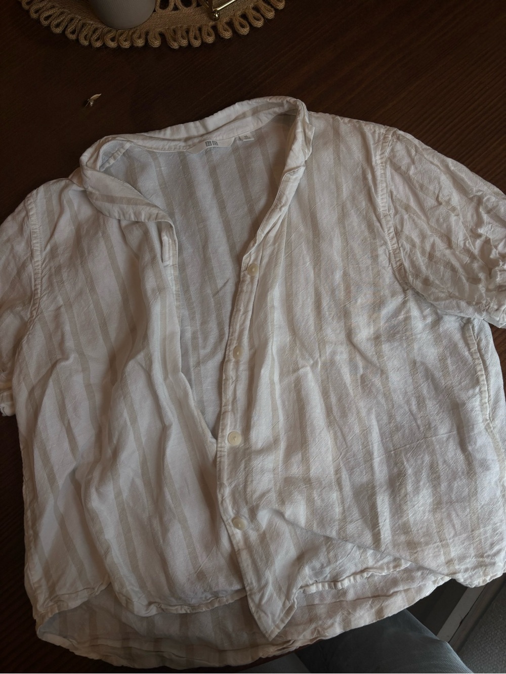 Uniqlo Casual White Short-Sleeve Striped Button Front Shirt